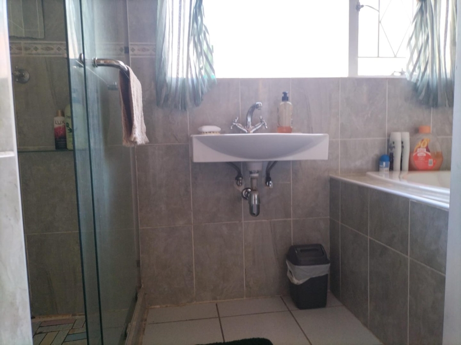 4 Bedroom Property for Sale in Wilkoppies North West